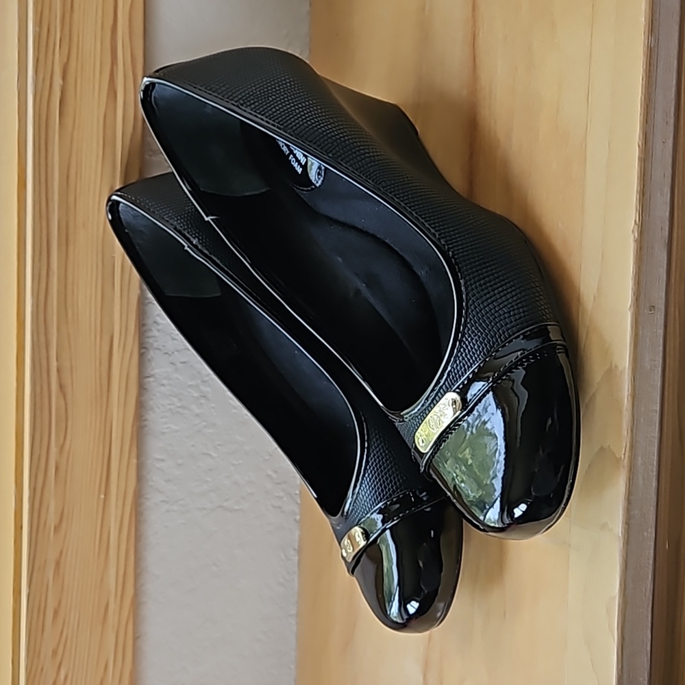 NWOT - Women's Giani Bernini Tahoee Wedge